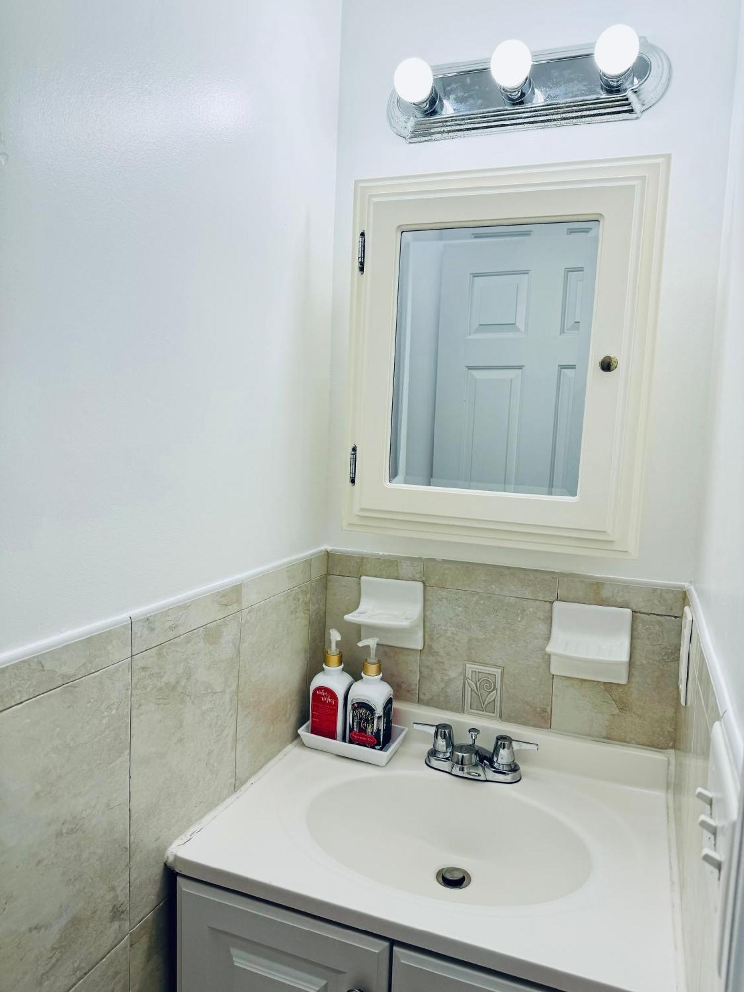 Cozy Evergreen Apartment By Newark Airport Экстерьер фото